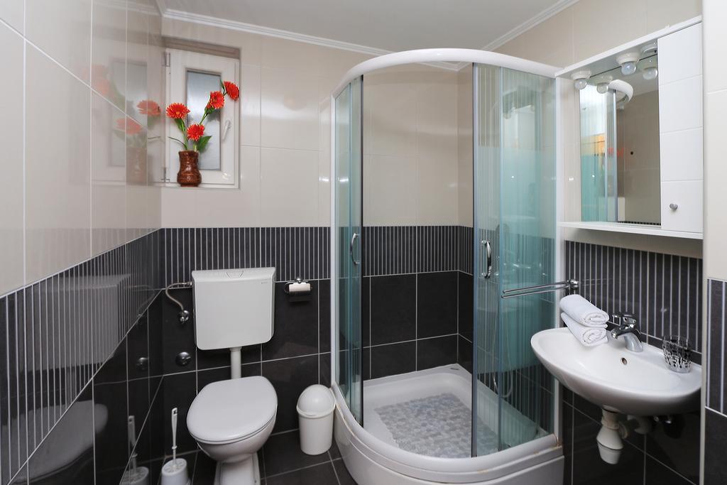 Apartments Andrijasevic Makarska Ngoại thất bức ảnh