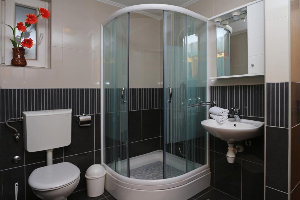 Apartments Andrijasevic Makarska Ngoại thất bức ảnh